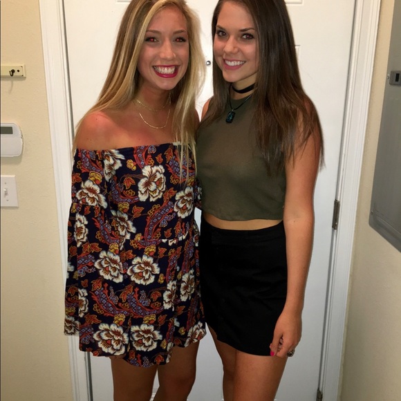 URBAN OUTFITTERS navy floral long sleeve romper - Picture 4 of 4